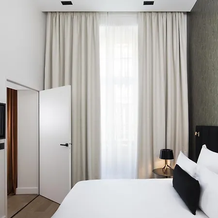 Cardinal Centre Hotel 3*